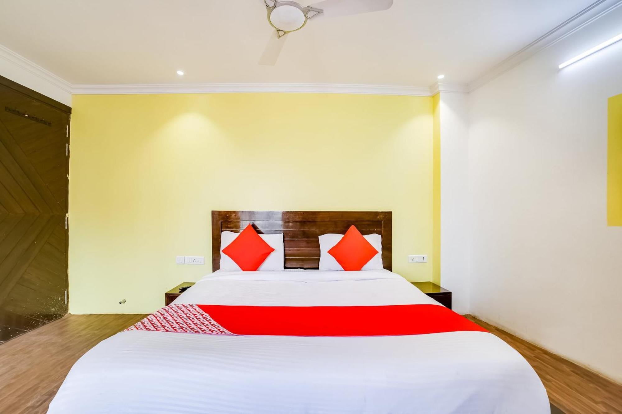 Capital O 71281 Hotel Carol Garden Delhi  Exterior foto